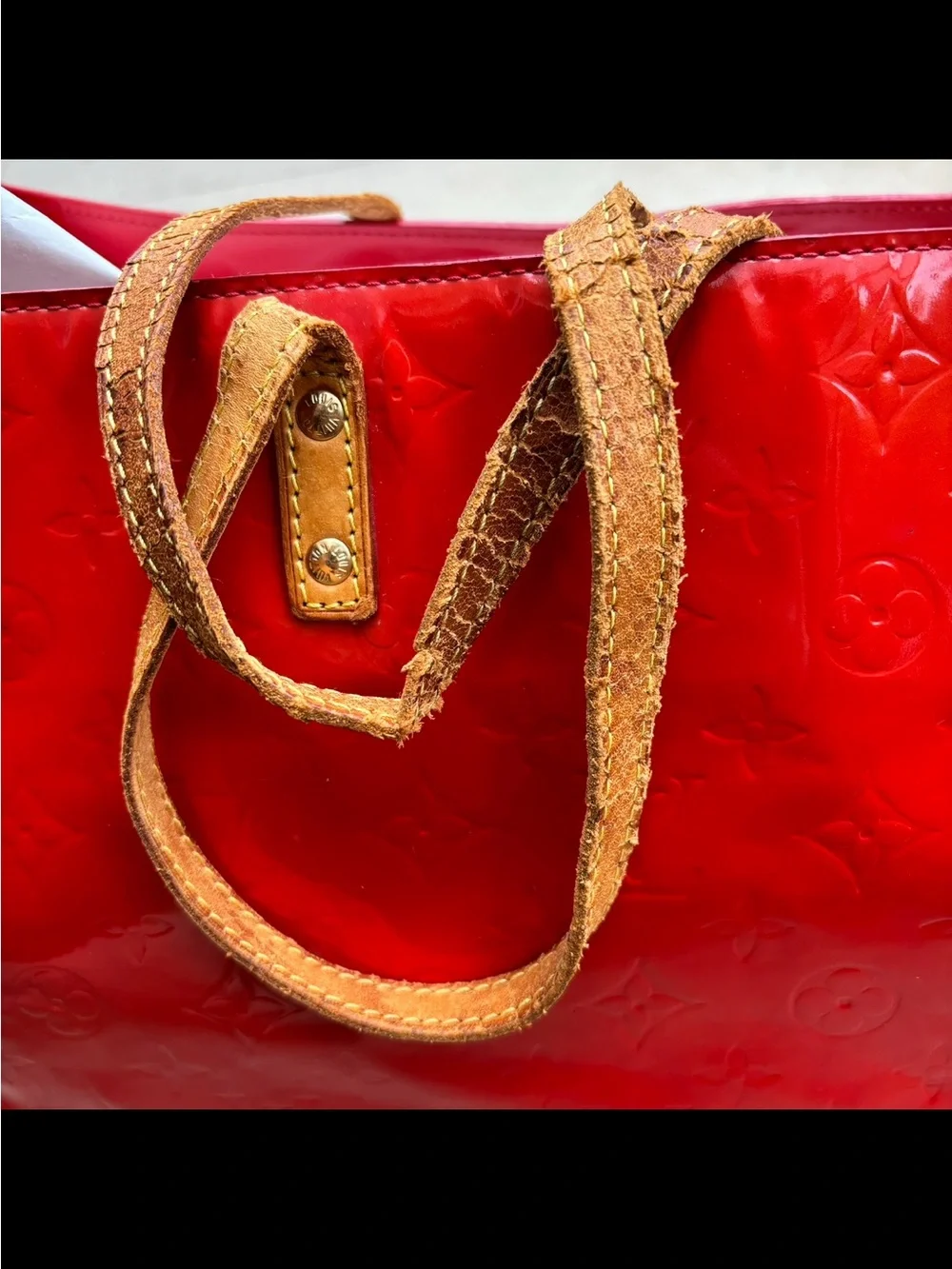 LOUIS VUITTON RED MONOGRAM VERNIS READE GM Tote Oversized Patent Leather